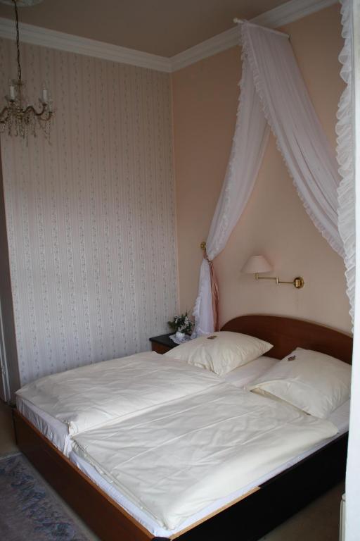 Hotel Villa Konigin Luise Bad Pyrmont Room photo