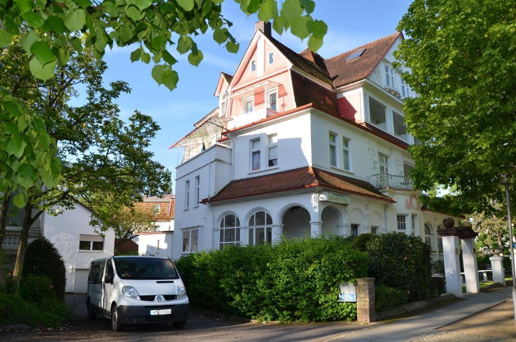 Hotel Villa Konigin Luise Bad Pyrmont Exterior photo
